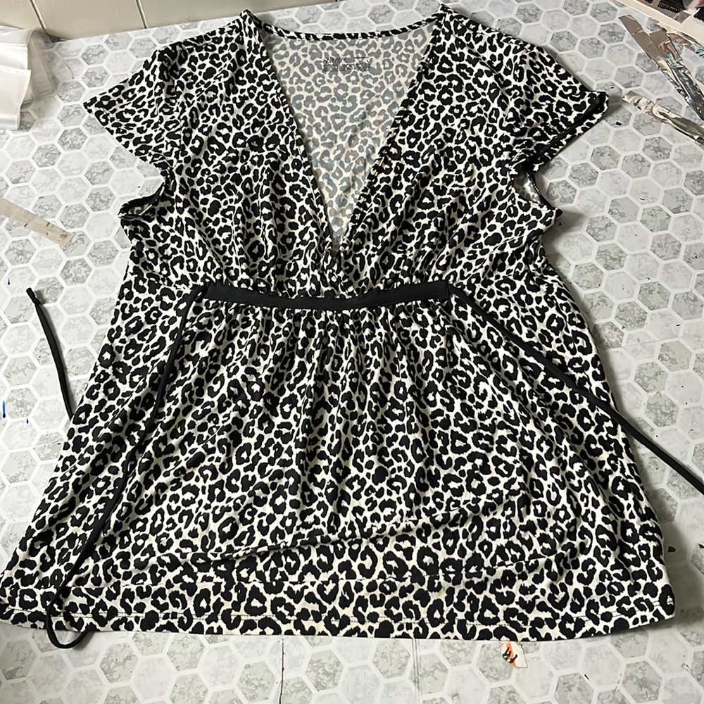 Gilligan & O Malley Large Sleepwear Animal Print V Neck Pajama Shirt